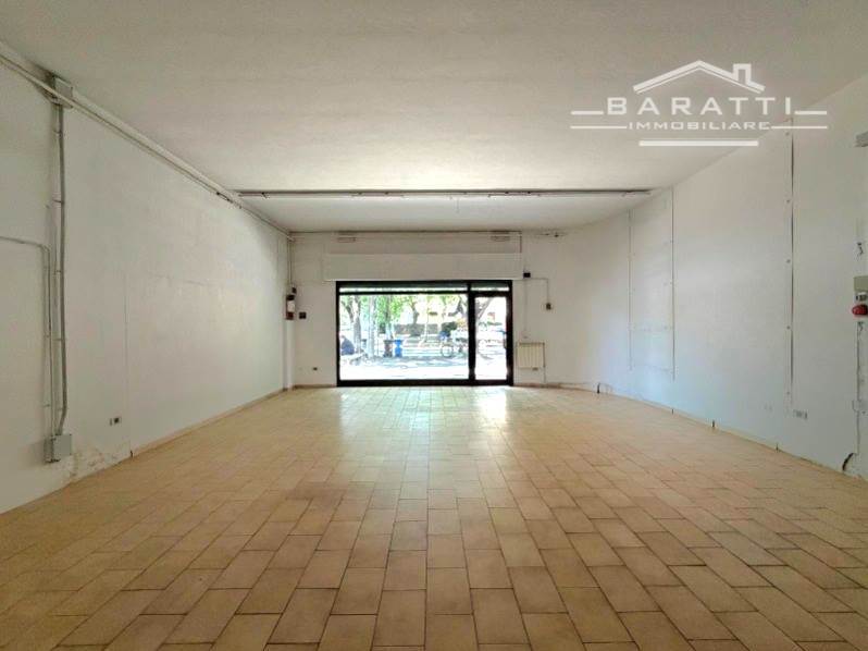 negozio in vendita a Novi di Modena