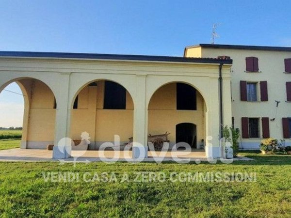 casa indipendente in vendita a Novi di Modena