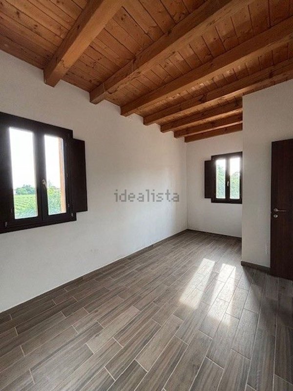 casa indipendente in vendita a Novi di Modena