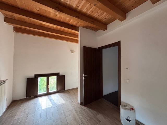 casa indipendente in vendita a Novi di Modena