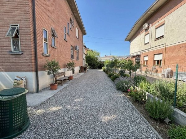 appartamento in vendita a Novi di Modena in zona Rovereto sulla Secchia