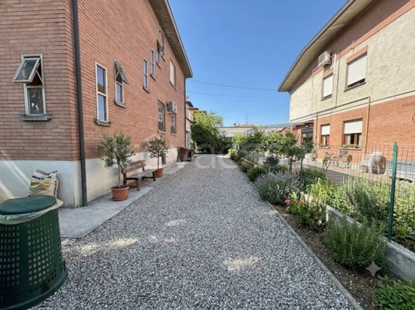 appartamento in vendita a Novi di Modena in zona Rovereto sulla Secchia
