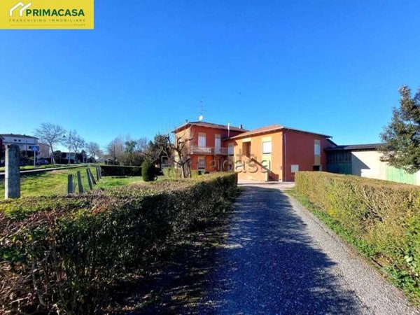 casa indipendente in vendita a Novi di Modena