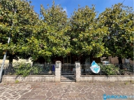 casa indipendente in vendita a Novi di Modena