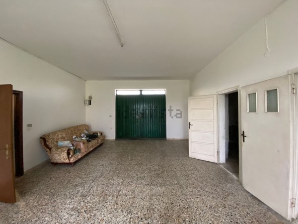 casa indipendente in vendita a Novi di Modena