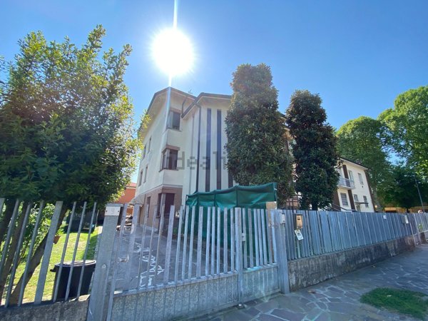 casa indipendente in vendita a Novi di Modena