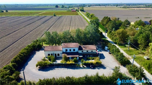 casa indipendente in vendita a Novi di Modena in zona Rovereto sulla Secchia