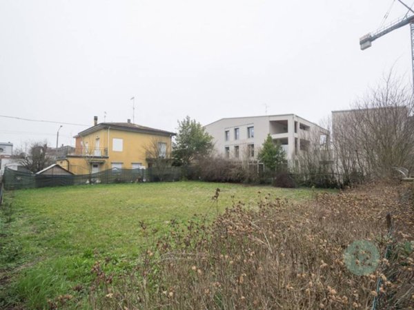 casa semindipendente in vendita a Novi di Modena
