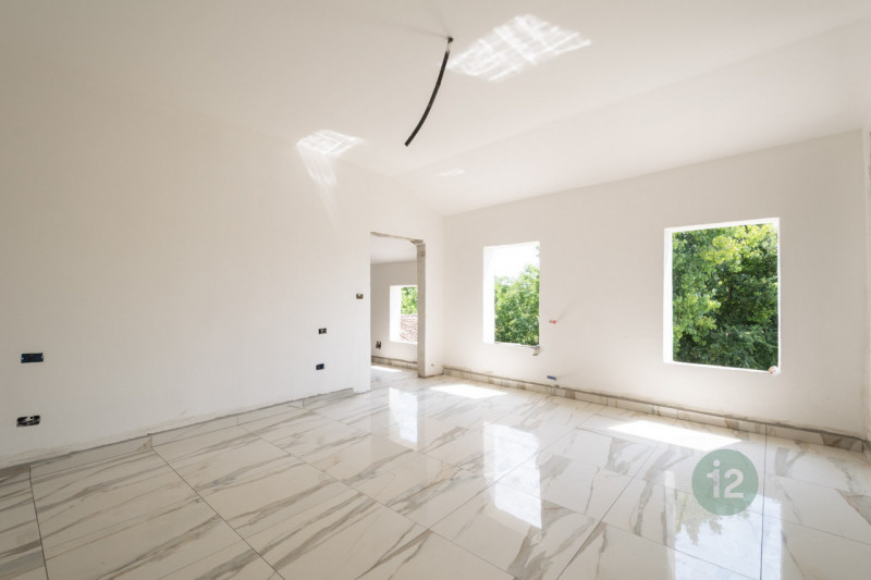 casa indipendente in vendita a Novi di Modena