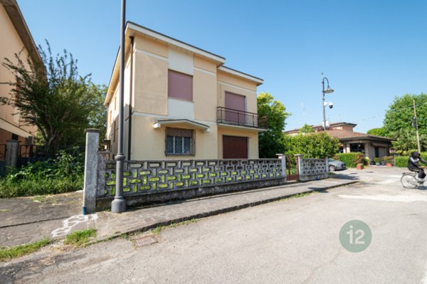 casa indipendente in vendita a Novi di Modena in zona Sant'Antonio in Mercadello