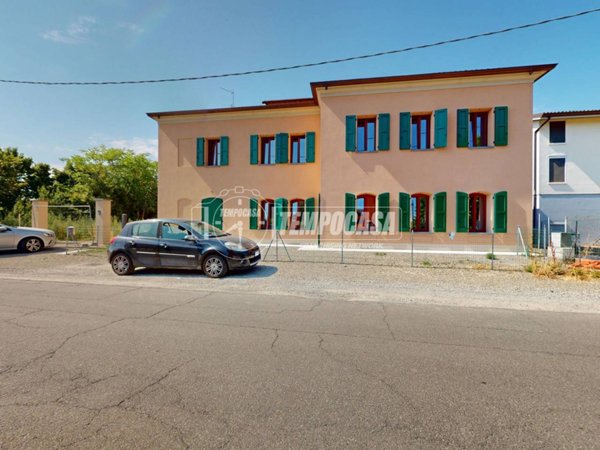 casa indipendente in vendita a Novi di Modena
