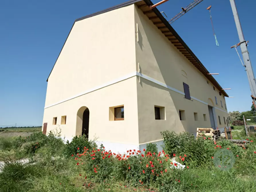 casale in vendita a Novi di Modena