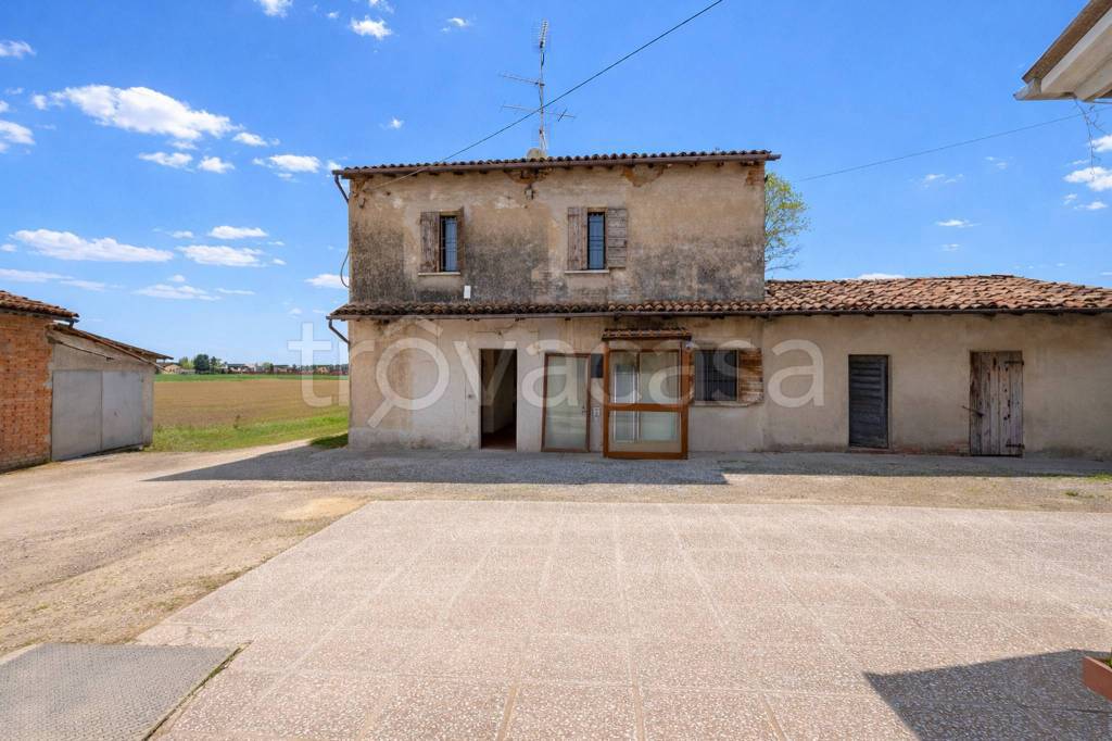 casa indipendente in vendita a Novi di Modena in zona Sant'Antonio in Mercadello