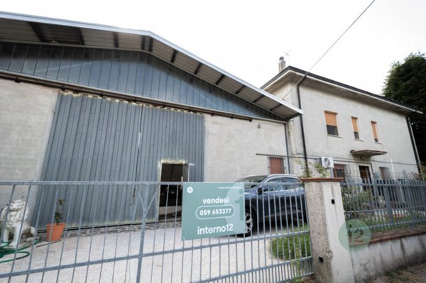 locale di sgombero in vendita a Novi di Modena