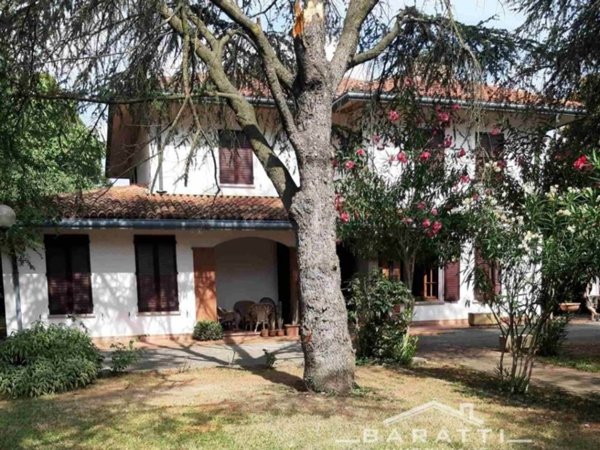 casa indipendente in vendita a Novi di Modena in zona Rovereto sulla Secchia