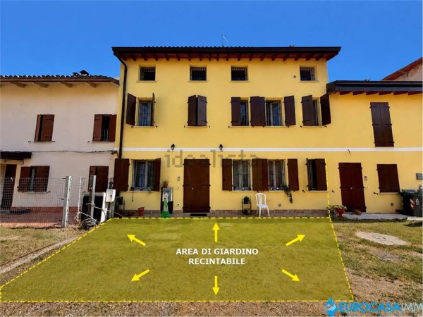 casa indipendente in vendita a Novi di Modena in zona Sant'Antonio in Mercadello