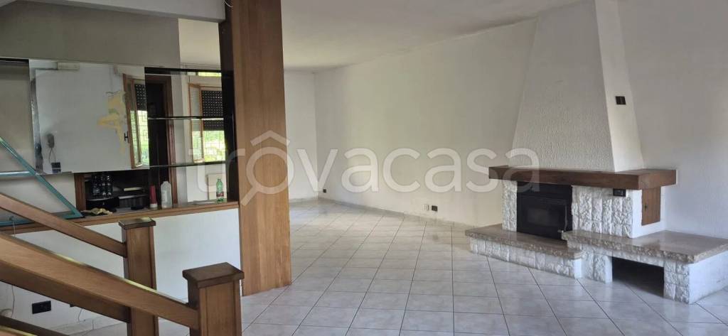 casa indipendente in vendita a Novi di Modena