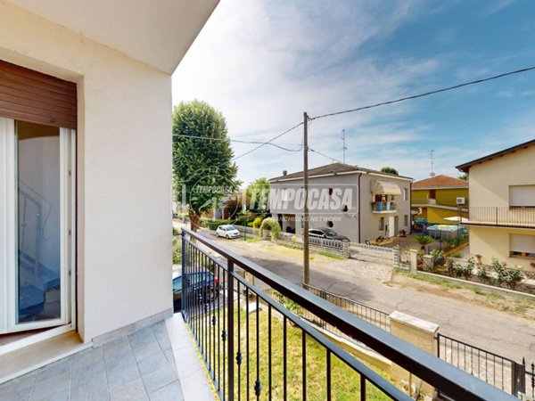casa indipendente in vendita a Novi di Modena in zona Rovereto sulla Secchia
