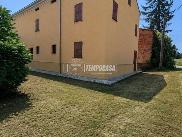 appartamento in vendita a Novi di Modena in zona Sant'Antonio in Mercadello