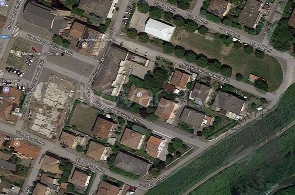 casa indipendente in vendita a Novi di Modena in zona Rovereto sulla Secchia