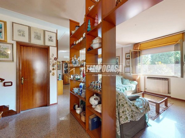 casa indipendente in vendita a Novi di Modena