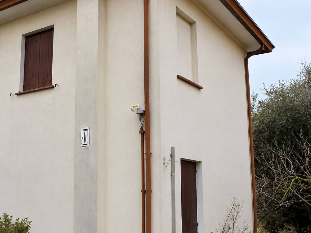 casa indipendente in vendita a Novi di Modena in zona Sant'Antonio in Mercadello