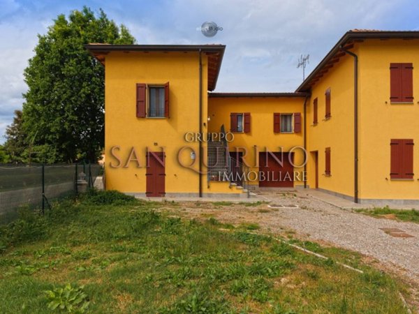 casa indipendente in vendita a Novi di Modena in zona Sant'Antonio in Mercadello