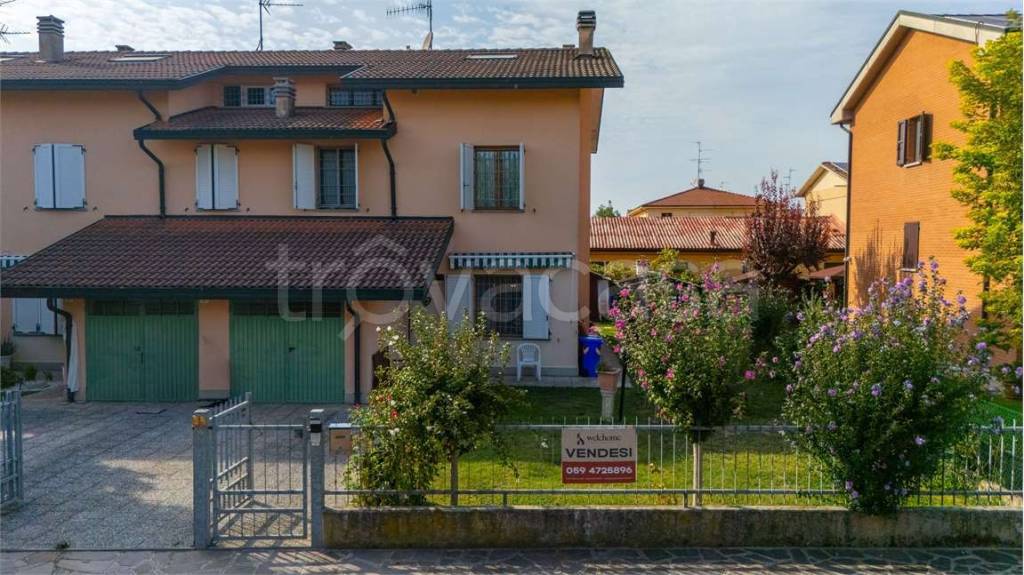 casa indipendente in vendita a Novi di Modena