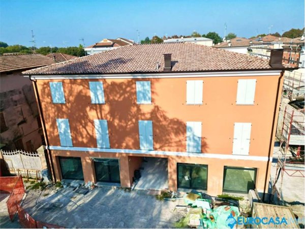 negozio in vendita a Novi di Modena