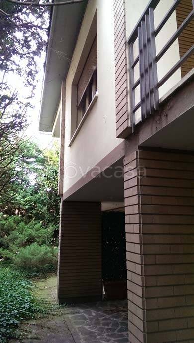casa indipendente in vendita a Novi di Modena in zona Rovereto sulla Secchia