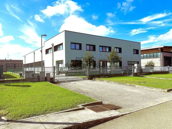 appartamento in vendita a Novi di Modena in zona Rovereto sulla Secchia