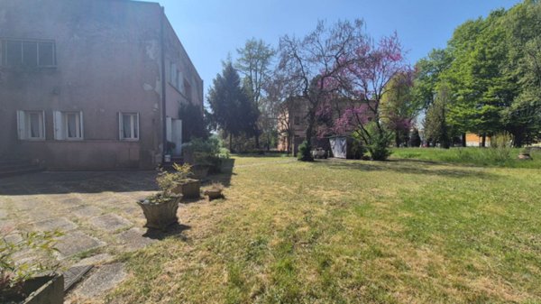 appartamento in vendita a Novi di Modena in zona Sant'Antonio in Mercadello