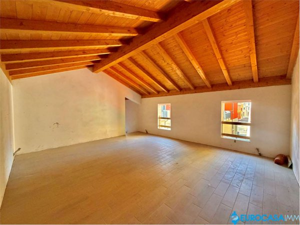 casa indipendente in vendita a Novi di Modena