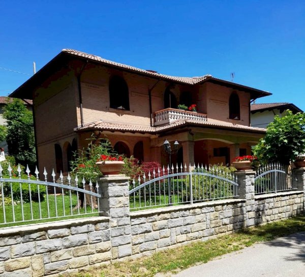 casa indipendente in vendita a Palagano in zona Boccassuolo