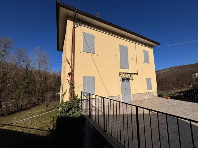 casa indipendente in vendita a Palagano
