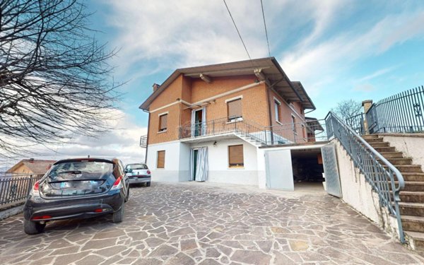 casa indipendente in vendita a Palagano