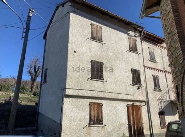 casa indipendente in vendita a Palagano