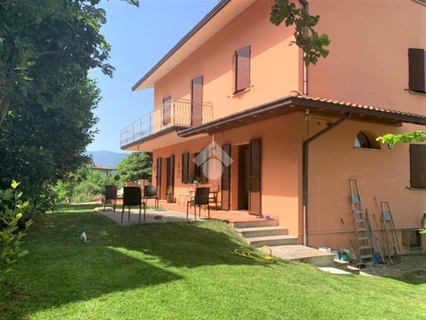 casa indipendente in vendita a Pavullo nel Frignano in zona Renno