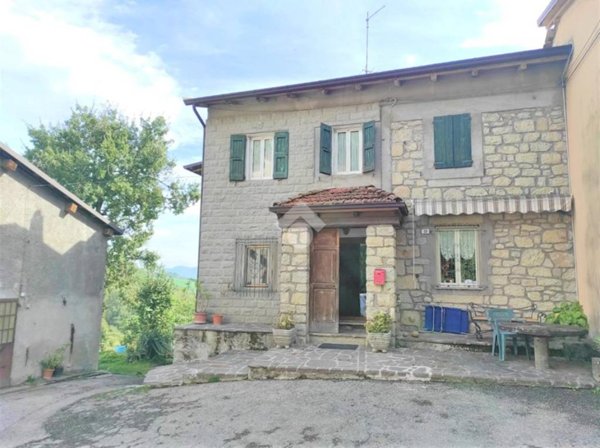 casa semindipendente in vendita a Pavullo nel Frignano in zona Sassoguidano