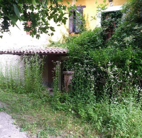 casa indipendente in vendita a Pavullo nel Frignano in zona Sassoguidano