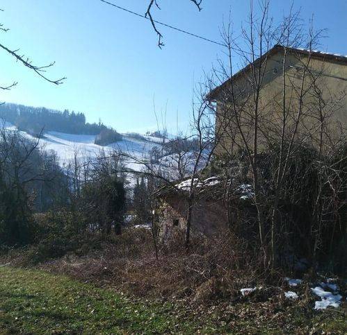 casa indipendente in vendita a Pavullo nel Frignano in zona Monzone