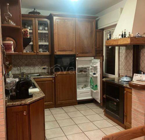 casa indipendente in vendita a Pavullo nel Frignano in zona Olina