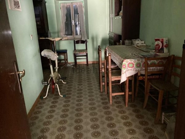 casa indipendente in vendita a Pavullo nel Frignano in zona Sassoguidano