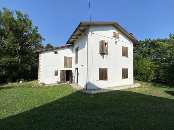 casa indipendente in vendita a Pavullo nel Frignano in zona Montebonello
