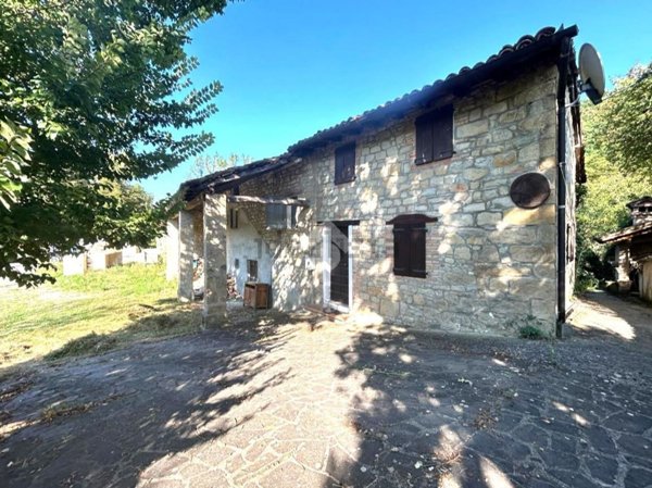 casa indipendente in vendita a Pavullo nel Frignano in zona Niviano