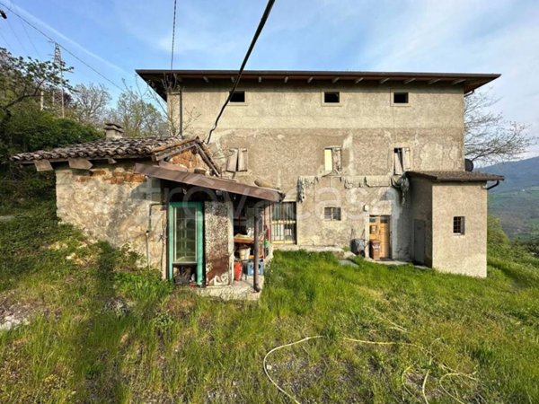 casa indipendente in vendita a Pavullo nel Frignano in zona Gaiato