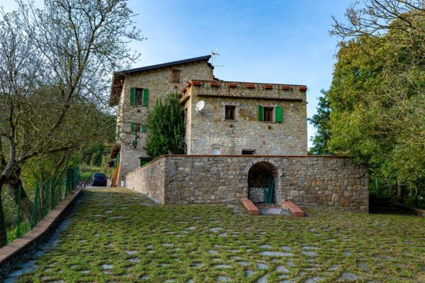 casa indipendente in vendita a Pavullo nel Frignano in zona Niviano
