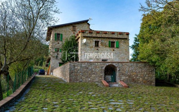 casa indipendente in vendita a Pavullo nel Frignano in zona Niviano