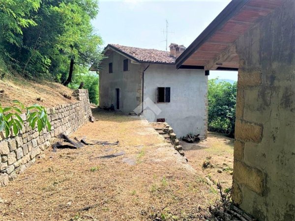 casa indipendente in vendita a Pavullo nel Frignano in zona Montorso