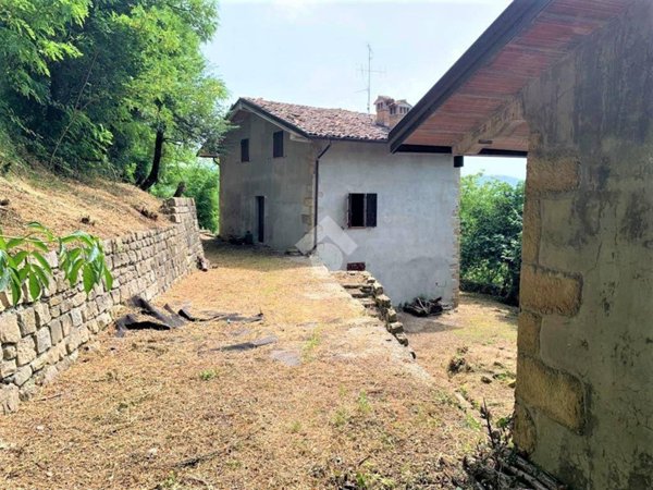 casa indipendente in vendita a Pavullo nel Frignano in zona Montorso